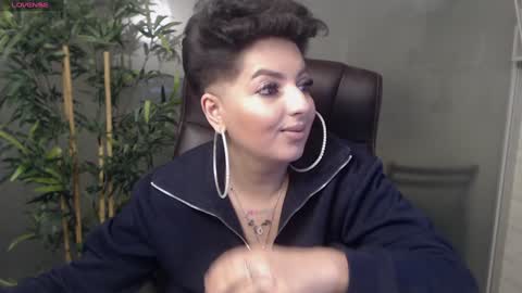         online show from 8, 1, 2025