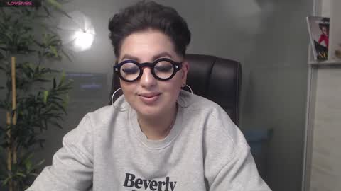         online show from 15, 1, 2025