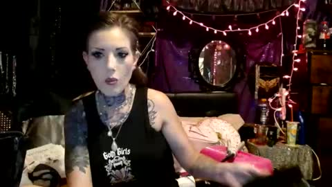 Snapshot of allymoon1369 chatting on 8, 6, 2026 allymoon1369 online show from 8, 6, 2026