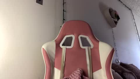 Ally Girl In Her Ally World online show from 27, 4, 2026