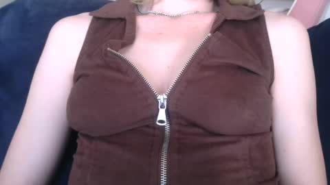 Ally Girl In Her Ally World online show from 22, 7, 2026