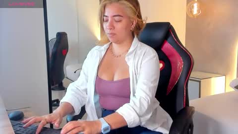 ALMA FENIX  online show from 20, 11, 2025