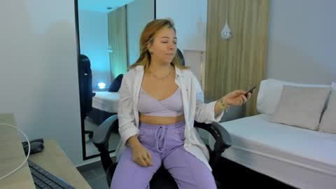 ALMA FENIX  online show from 9, 1, 2026