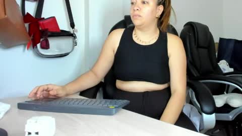 ALMA FENIX  online show from 24, 4, 2026