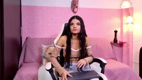 Almendra Monet online show from 26, 7, 2026