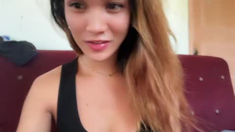 larah online show from 23, 4, 2026