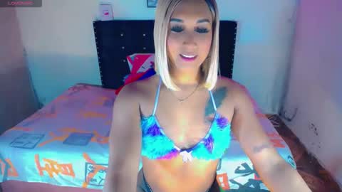 alondragill_ online show from 25, 4, 2026