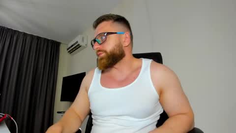 Snapshot of alphaalexxx chatting on 23, 5, 2026 Alphaalexxx Lets reach Me 100 thumbs up online show from 23, 5, 2026