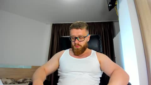 Snapshot of alphaalexxx chatting on 4, 6, 2026 Alphaalexxx Lets reach Me 100 thumbs up online show from 4, 6, 2026