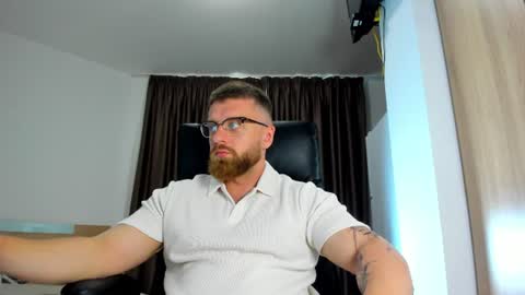 Snapshot of alphaalexxx chatting on 11, 6, 2026 Alphaalexxx Lets reach Me 100 thumbs up online show from 11, 6, 2026