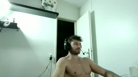 Snapshot of alphah_hunk chatting on 19, 12, 2025 alphah_hunk online show from 19, 12, 2025