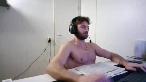 Snapshot of alphah_hunk chatting on 5, 1, 2026 alphah_hunk online show from 5, 1, 2026