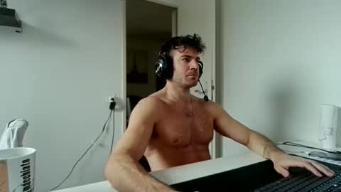 Snapshot of alphah_hunk chatting on 18, 1, 2026 alphah_hunk online show from 18, 1, 2026