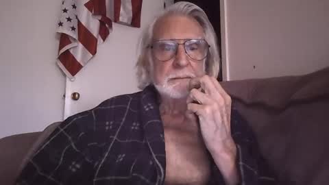 AlphaUniform online show from 25, 4, 2026