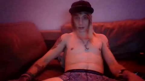 Snapshot of altboy010 chatting on 3, 11, 2025 altboy010 online show from 3, 11, 2025