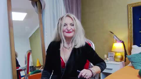 Alura Jenson online show from 23, 10, 2025