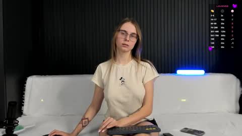 Alena online show from 2, 12, 2025