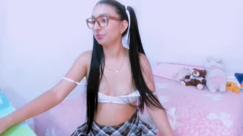 Snapshot of alyson0001 chatting on 23, 9, 2025 allyson online show from 23, 9, 2025