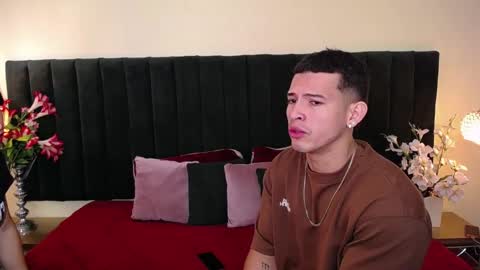 Snapshot of alyson_ethan chatting on 12, 1, 2026 ALYSON Y ETHAN online show from 12, 1, 2026