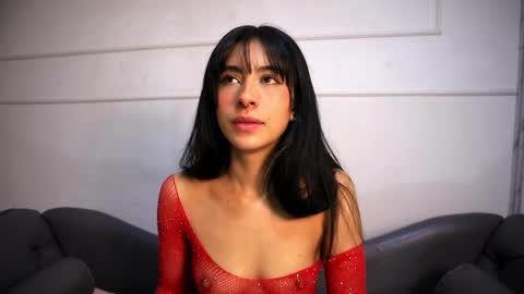 alyssa_joness online show from 28, 4, 2026
