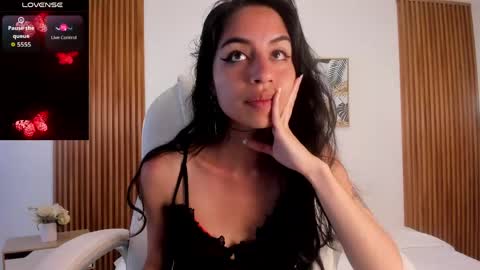 alyssabeauty_ online show from 24, 4, 2026