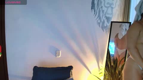 alyssia wolds online show from 23, 9, 2025