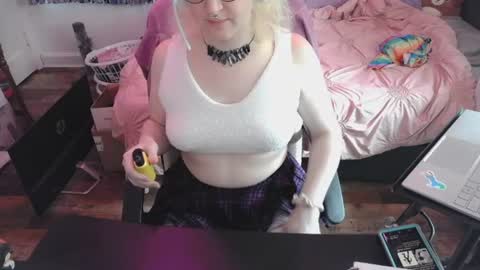 alyxiabewbs online show from 19, 6, 2026