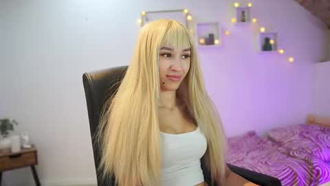 Amai  Liu online show from 11, 10, 2025