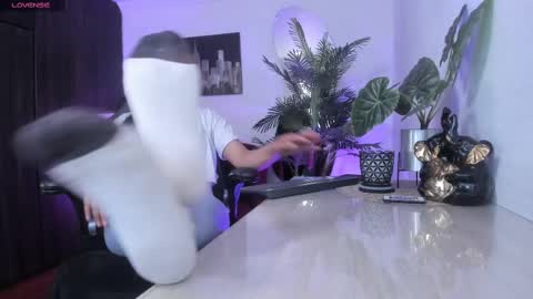 anny online show from 2, 3, 2025