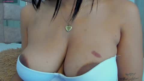 Snapshot of amaia_mendoza chatting on 22, 2, 2025 Amaia Mendoza online show from 22, 2, 2025