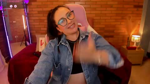 Snapshot of amaia_monet chatting on 8, 6, 2026 Hi Im AmaiaHelp me reach 100 likes online show from 8, 6, 2026