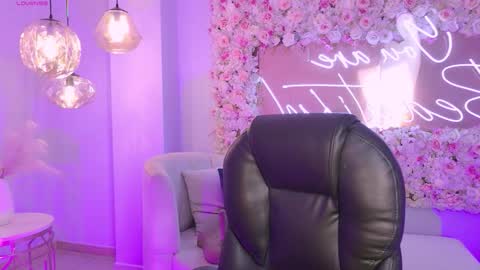 Amaia Haywood online show from 4, 12, 2025