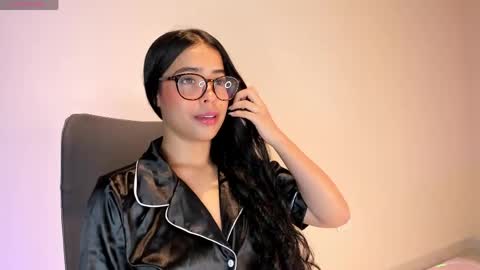 Amalia    real MIA  online show from 15, 4, 2026