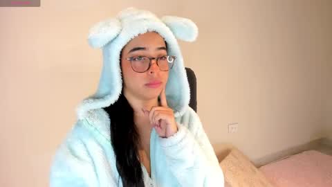 Snapshot of amaliaandrade chatting on 28, 5, 2026 Amalia real MIA online show from 28, 5, 2026