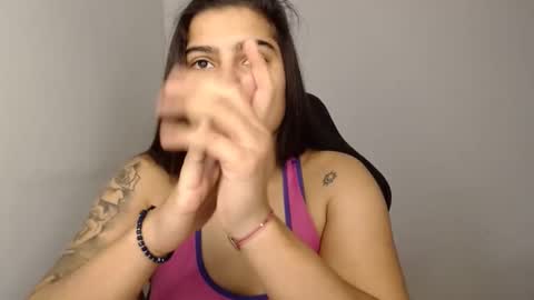 The queen of the biceps  online show from 10, 1, 2025