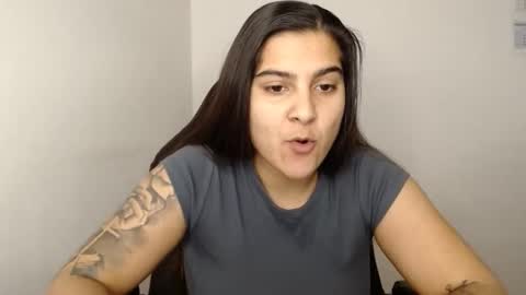 The queen of the biceps  online show from 4, 2, 2025