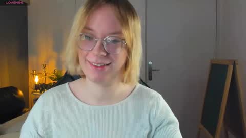 Snapshot of amanda_butlerr chatting on 15, 11, 2025 Hi im Amanda online show from 15, 11, 2025