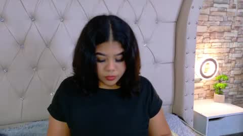 Amanda Moore online show from 28, 4, 2026