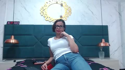 amanda_ramirez online show from 6, 1, 2026