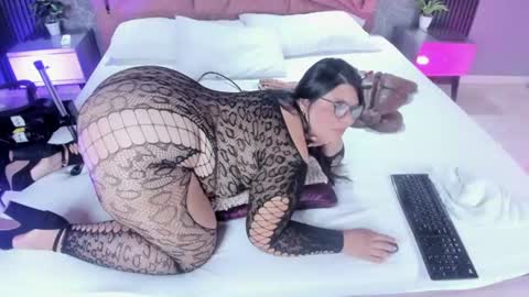 Amanda cruz online show from 2, 8, 2026