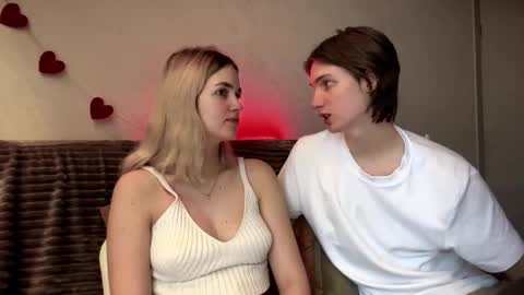 Snapshot of amandatalk chatting on 5, 10, 2025 amandatalk online show from 5, 10, 2025