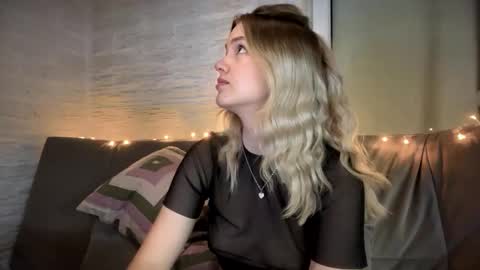 Snapshot of amandatalk chatting on 19, 11, 2025 amandatalk online show from 19, 11, 2025