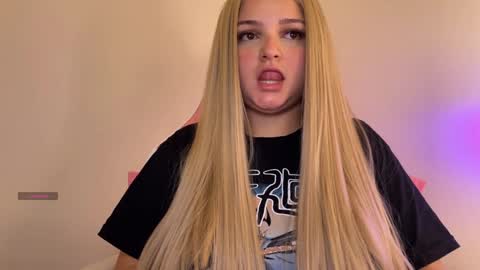 Amandha online show from 10, 12, 2024