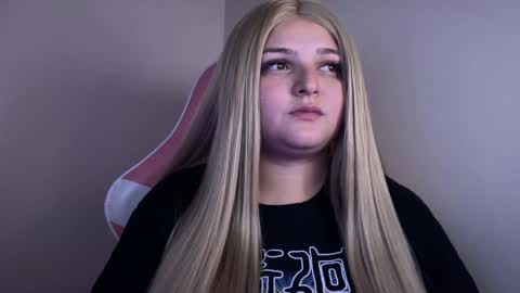 Amandha online show from 2, 2, 2025