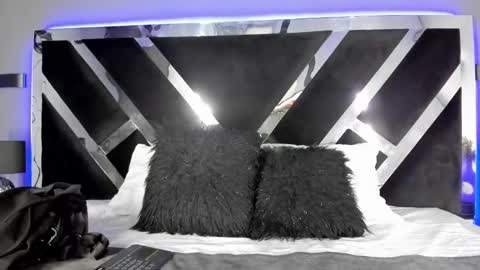 Emily online show from 14, 1, 2025