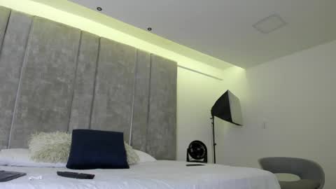 Emily online show from 23, 1, 2025