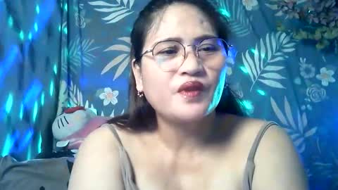 Snapshot of amazing_angel22 chatting on 28, 4, 2026 amazing angel online show from 28, 4, 2026