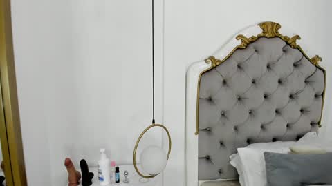 Snapshot of ambar_adamss chatting on 5, 1, 2025 Sara online show from 5, 1, 2025