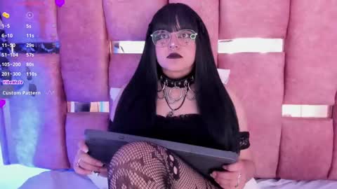   online show from 19, 9, 2025