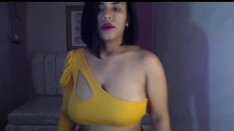 Snapshot of ambar_fox_s chatting on 7, 10, 2025 Ambar online show from 7, 10, 2025